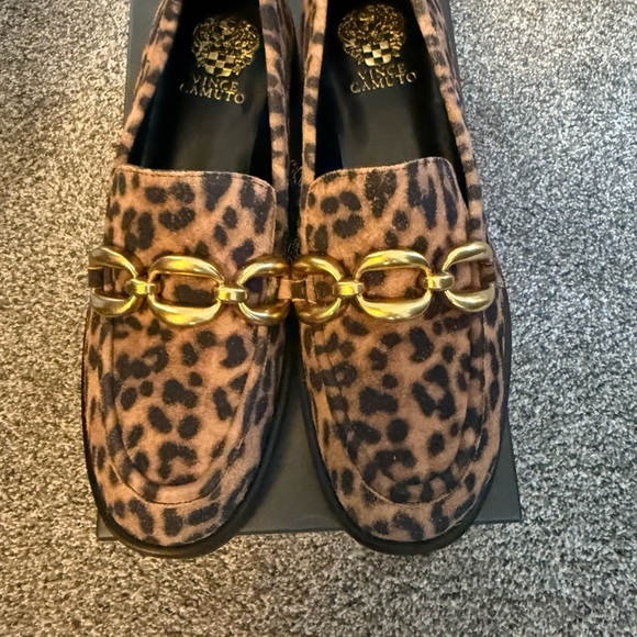 Vince Camuto Animal Print Loafers with Gold Chain - Picture 1 of 6